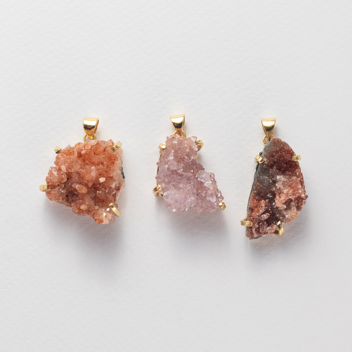 Pendentif en améthyste rose druzy en grappe