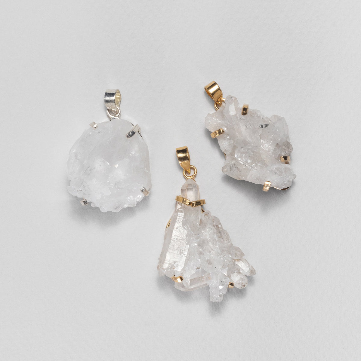 Pendentif en cristal de roche en grappe