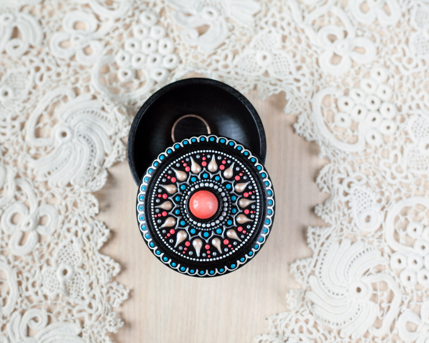 Round Box 'Coral Reef'