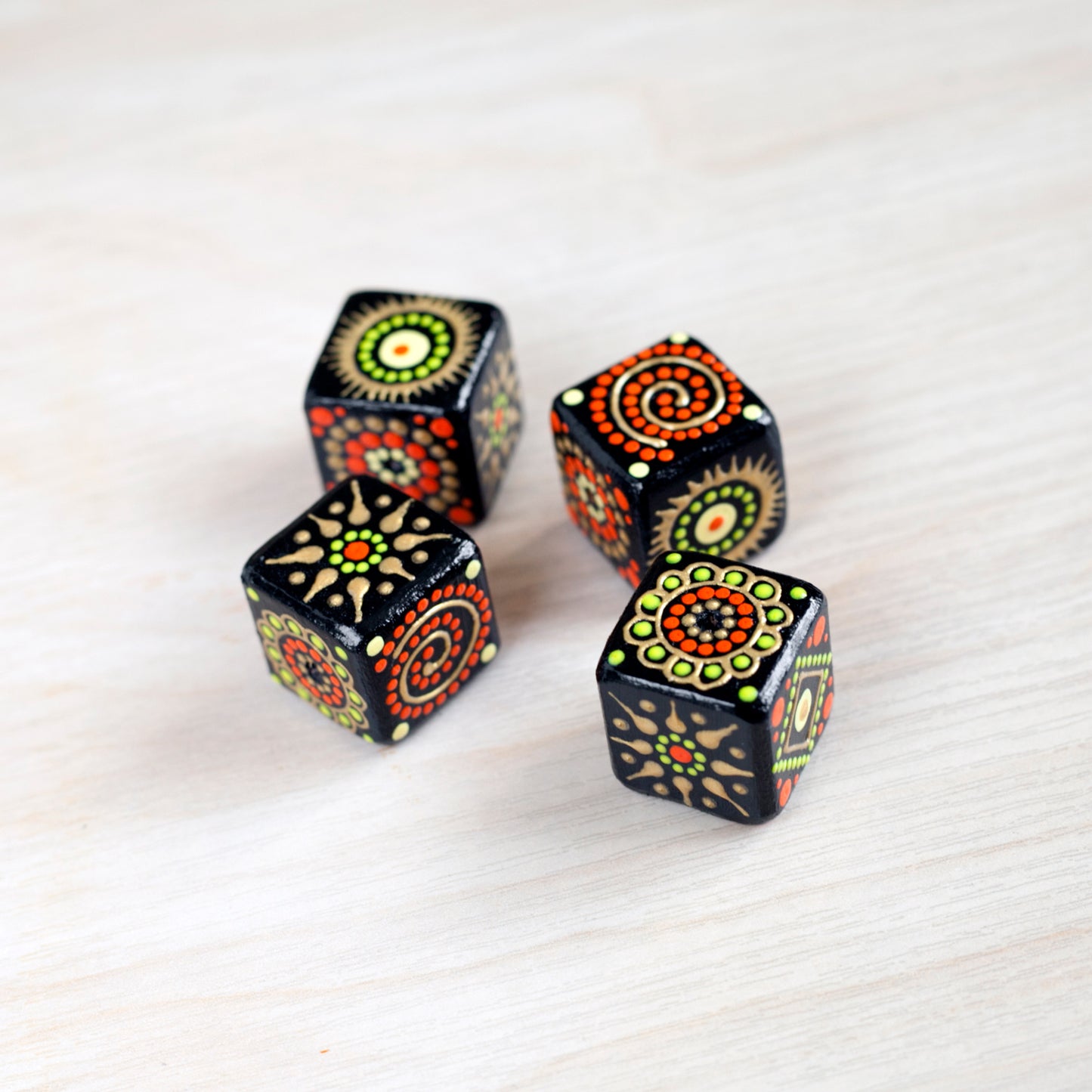 Perles cubiques ethniques orange