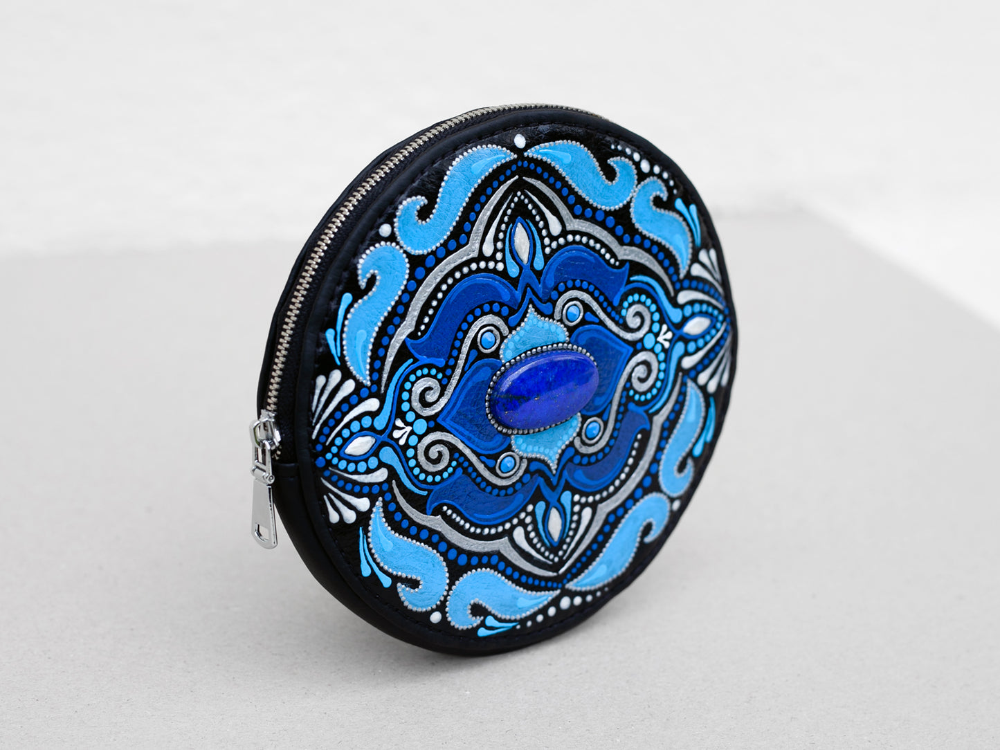 Sac rond en denim avec lapis-lazuli