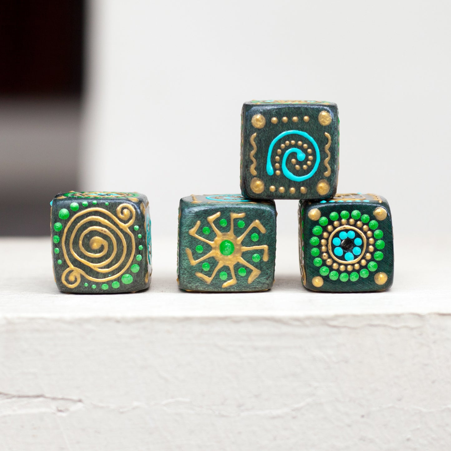 Perles cubiques ethniques vertes