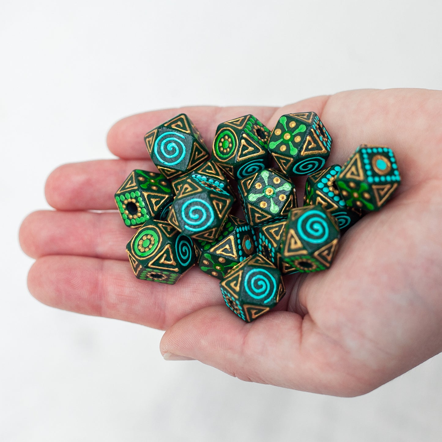 Perles hexagonales ethniques vertes