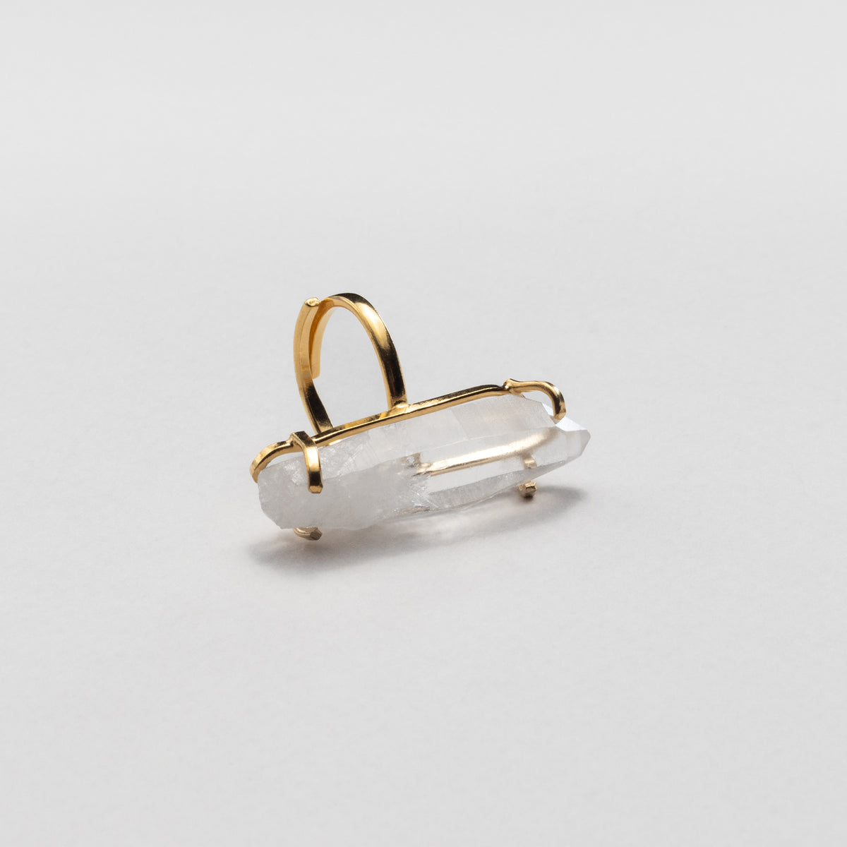 Bague avec pointe de quartz lémurien