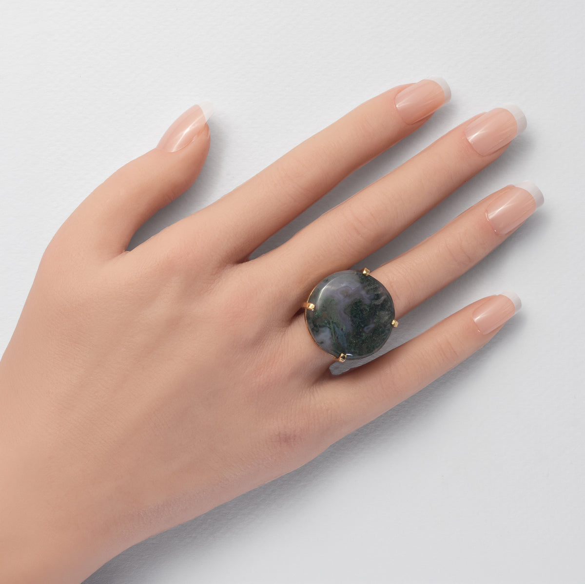 Bague en agate mousse avec cabochon rond