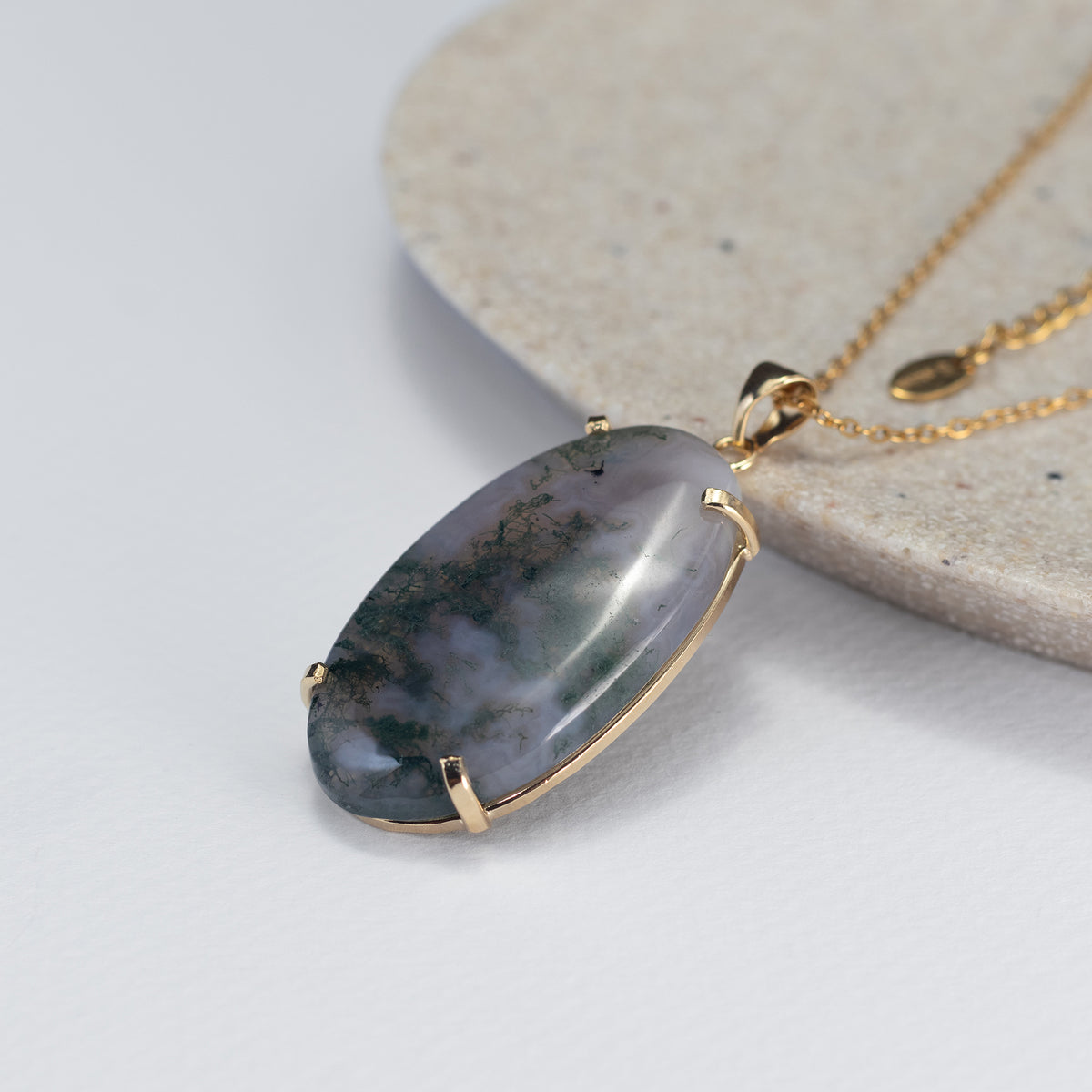 Moss agate oval cabochon pendant
