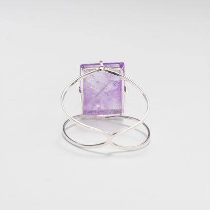 Bracelet en améthyste avec petit cabochon rectangulaire