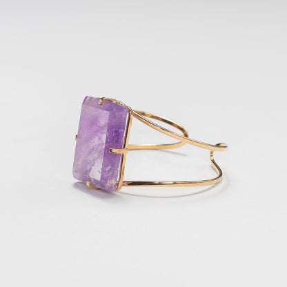 Bracelet en améthyste avec petit cabochon rectangulaire