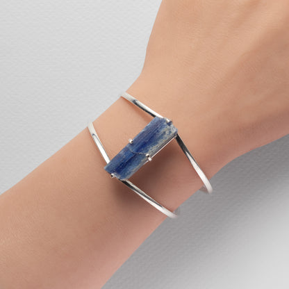 Bracelet en cyanite bleue brute