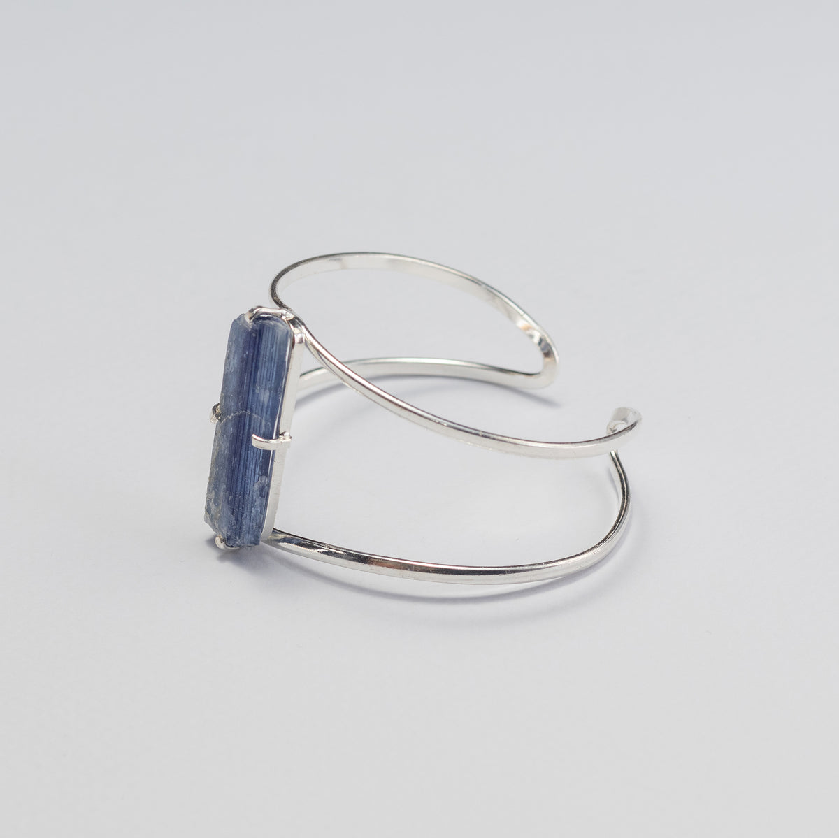 Bracelet en cyanite bleue brute