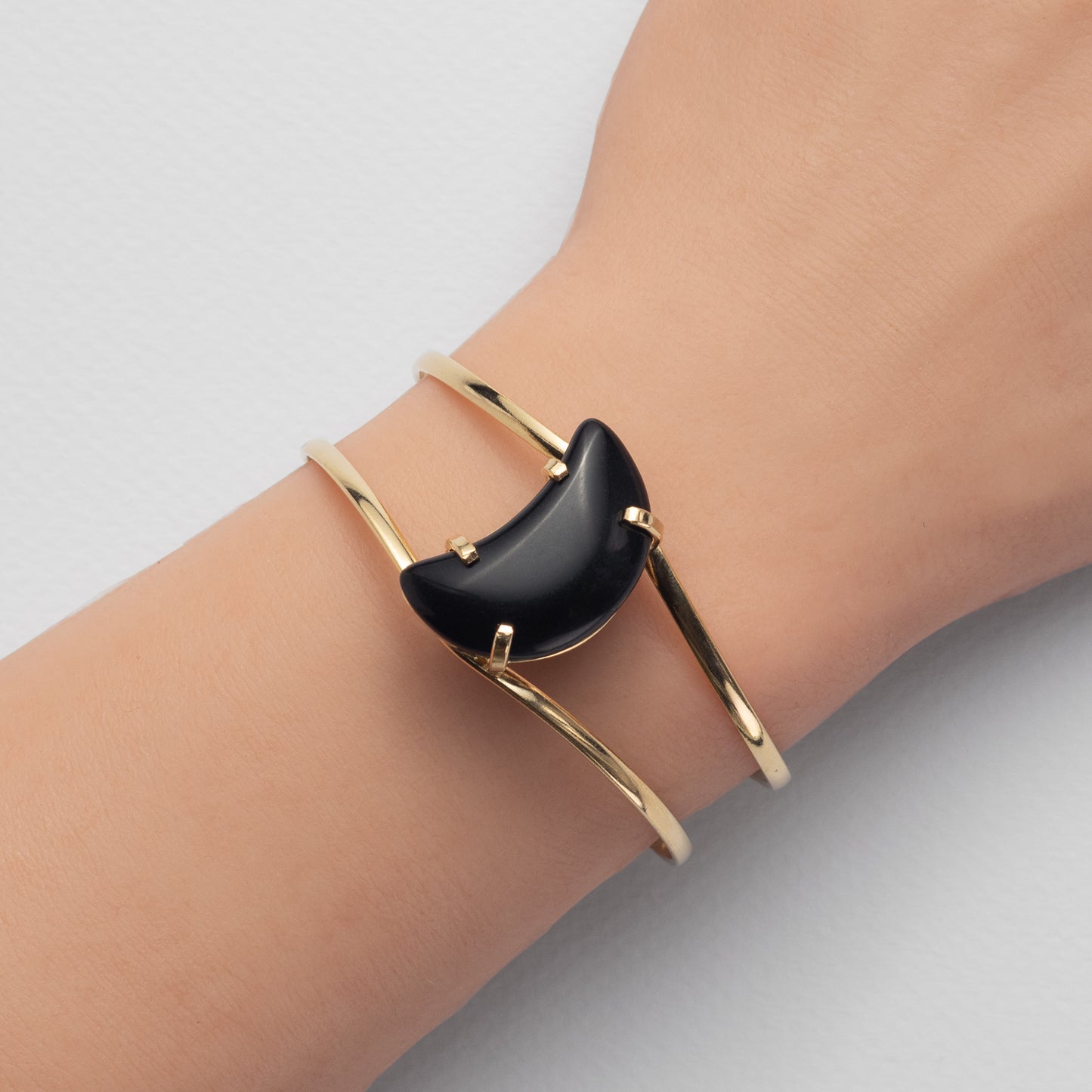 Bracelet en onyx noir en forme de croissant de lune