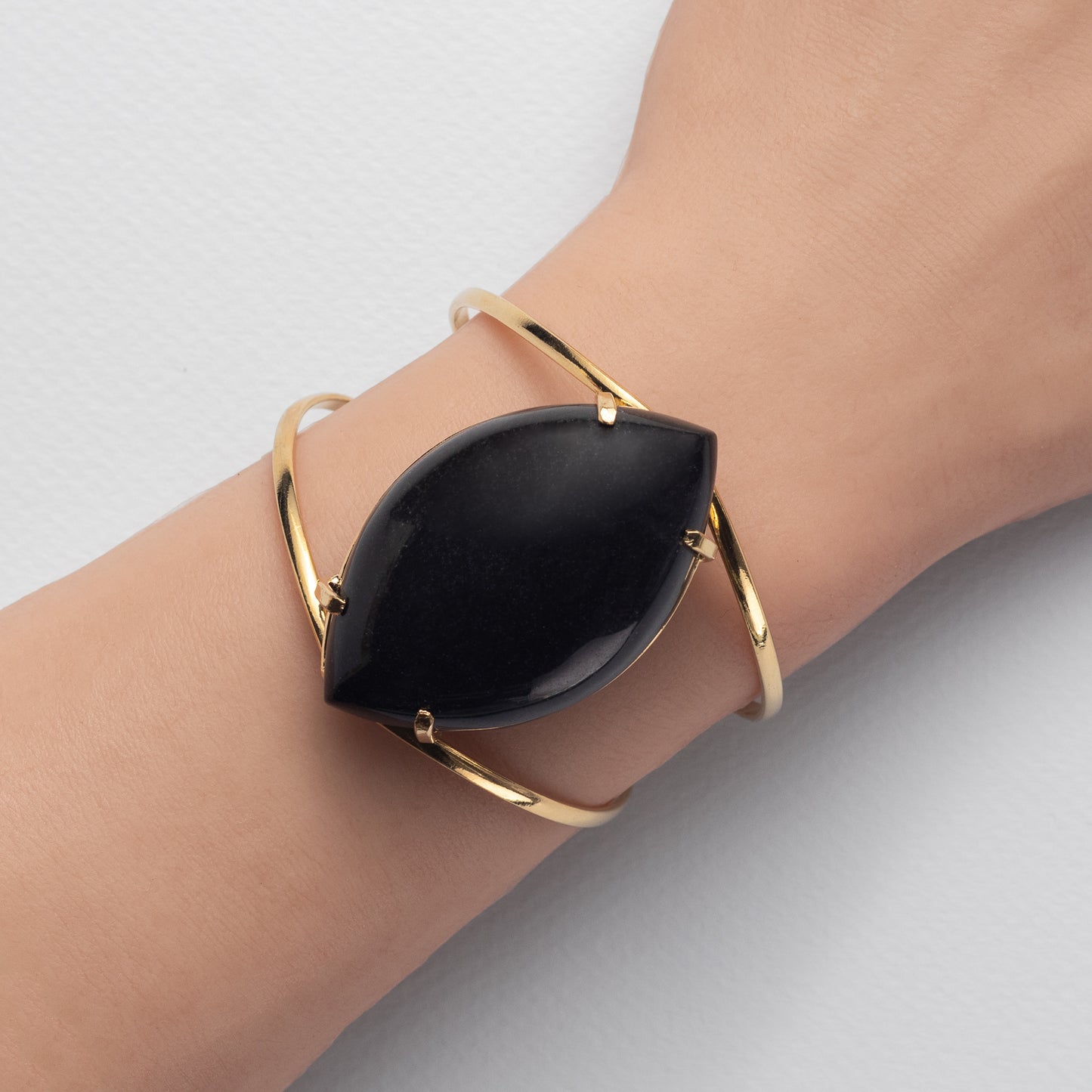 Bracelet en onyx noir cabochon marquise