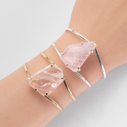 Bracelet en quartz rose facetté de forme libre