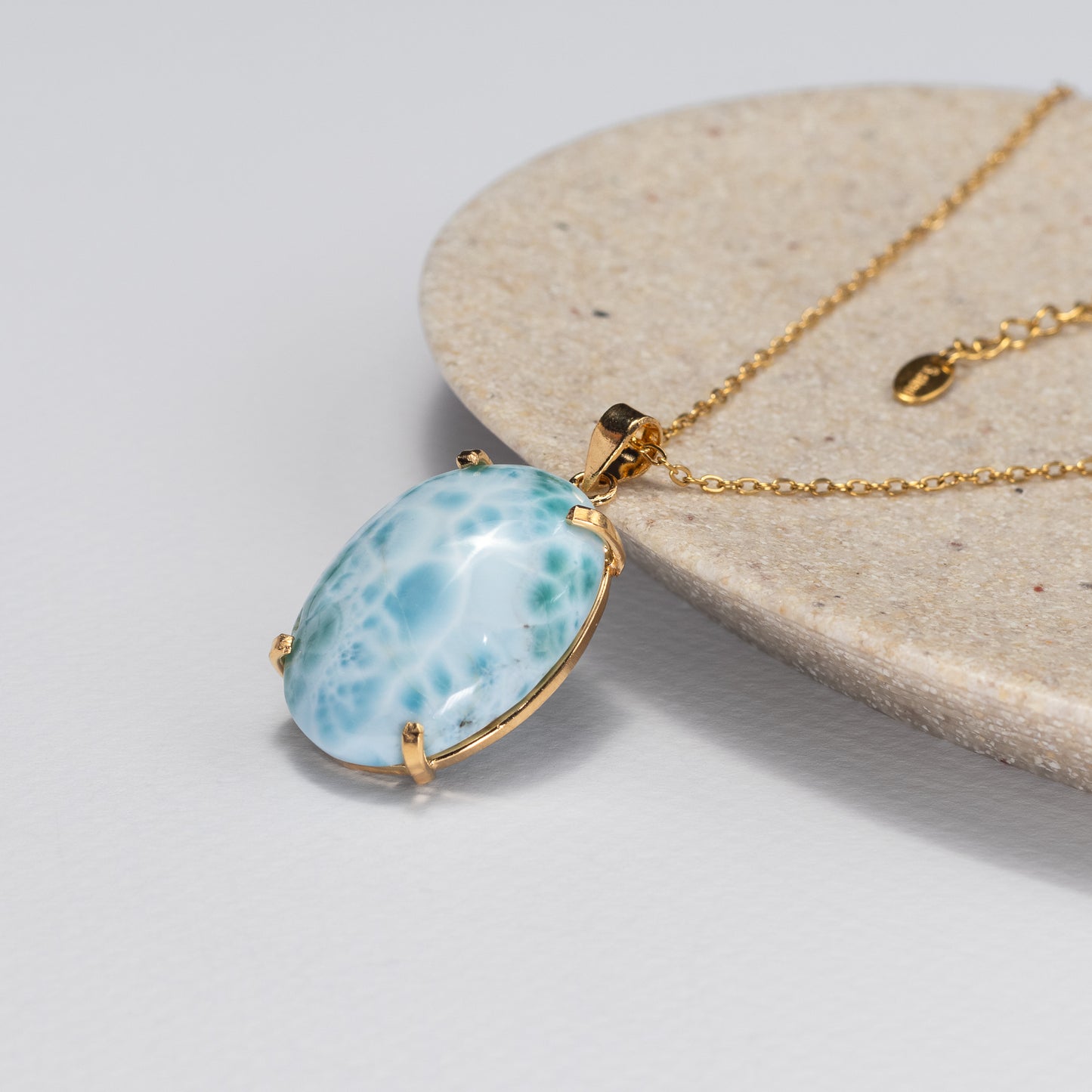 Pendentif en larimar ovale