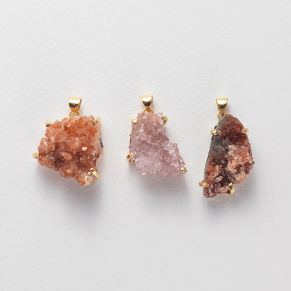 Pendentif en améthyste rose druzy en grappe