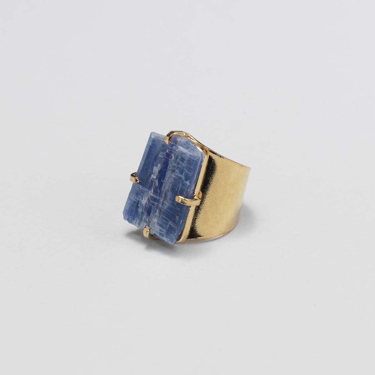 Bague ouverte en cyanite bleue brute