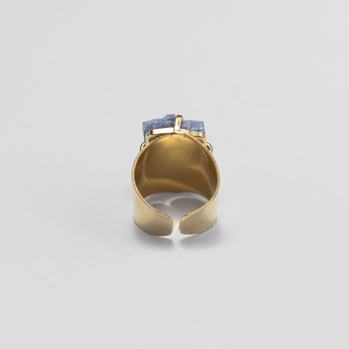 Bague ouverte en cyanite bleue brute