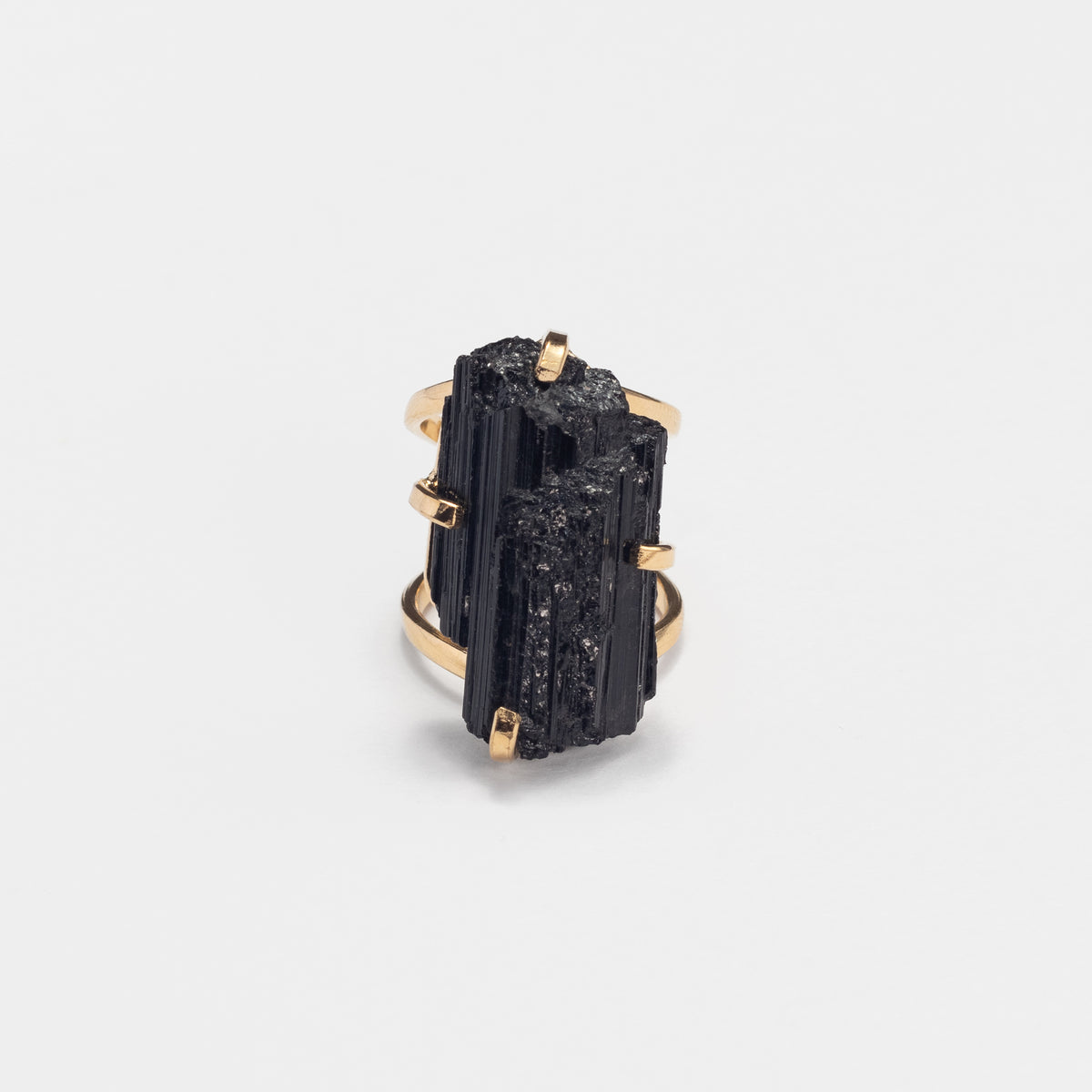 Bague en onyx noir facetté forme libre