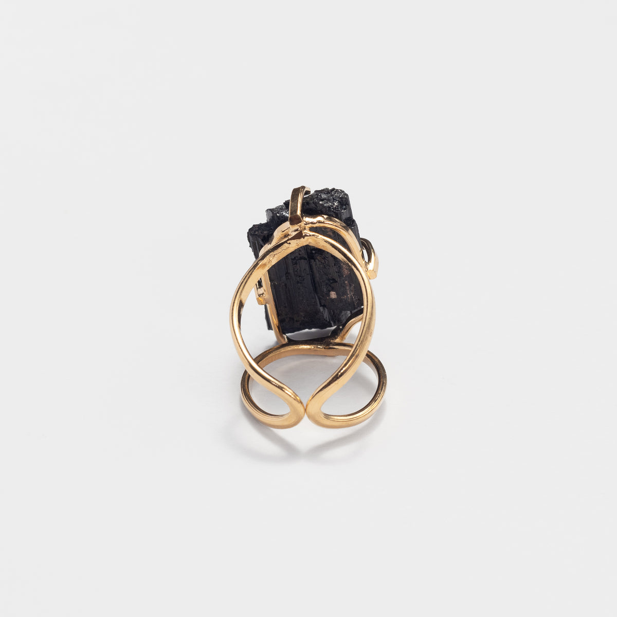 Bague en onyx noir facetté forme libre