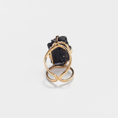 Bague en onyx noir facetté forme libre