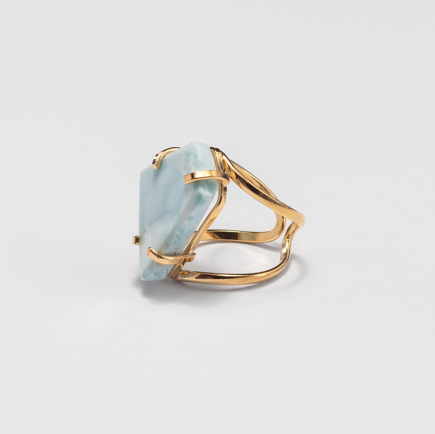 Bague en larimar forme libre