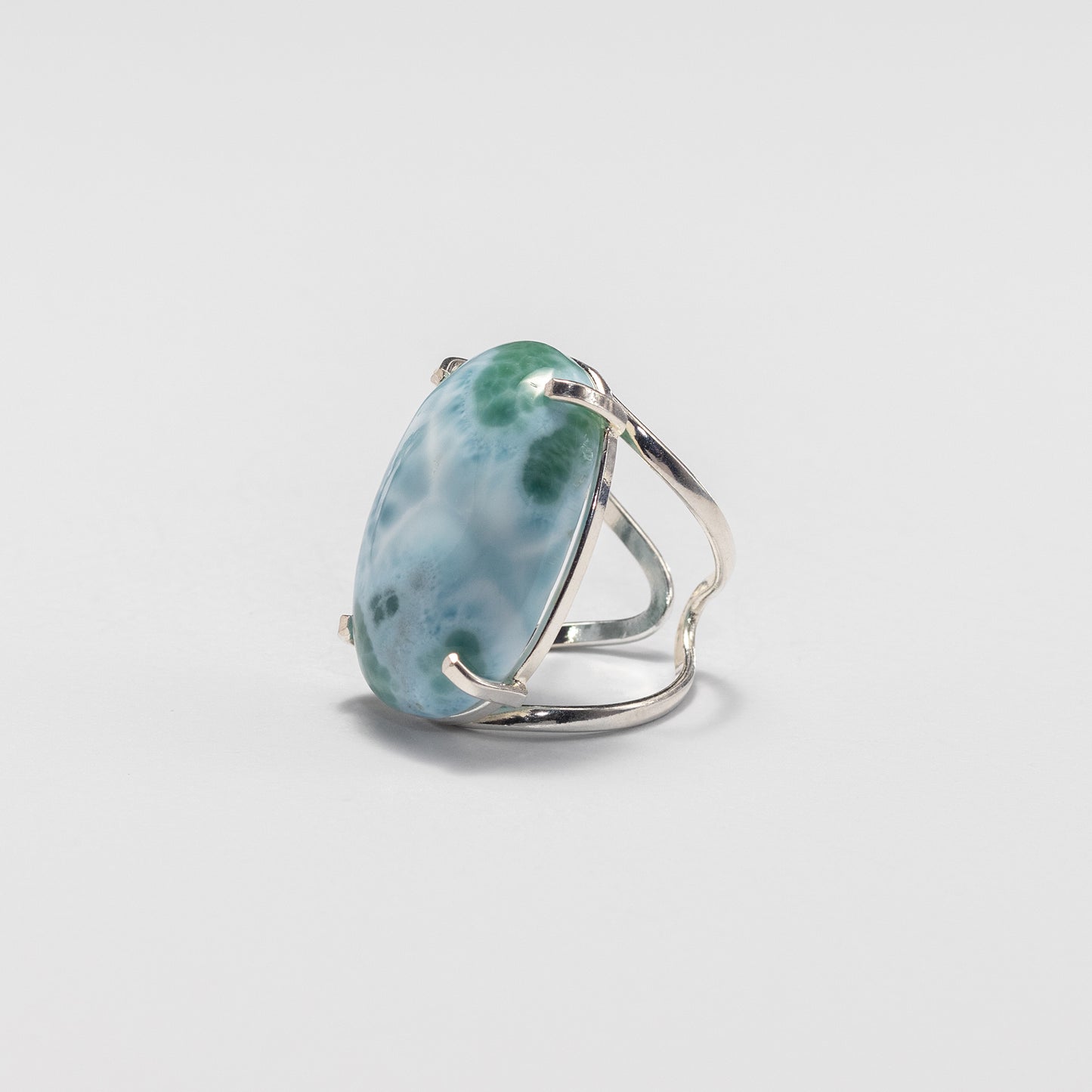 Bague en larimar cabochon ovale