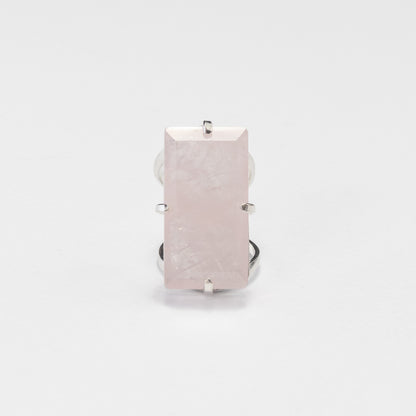Bague en quartz rose taille baguette