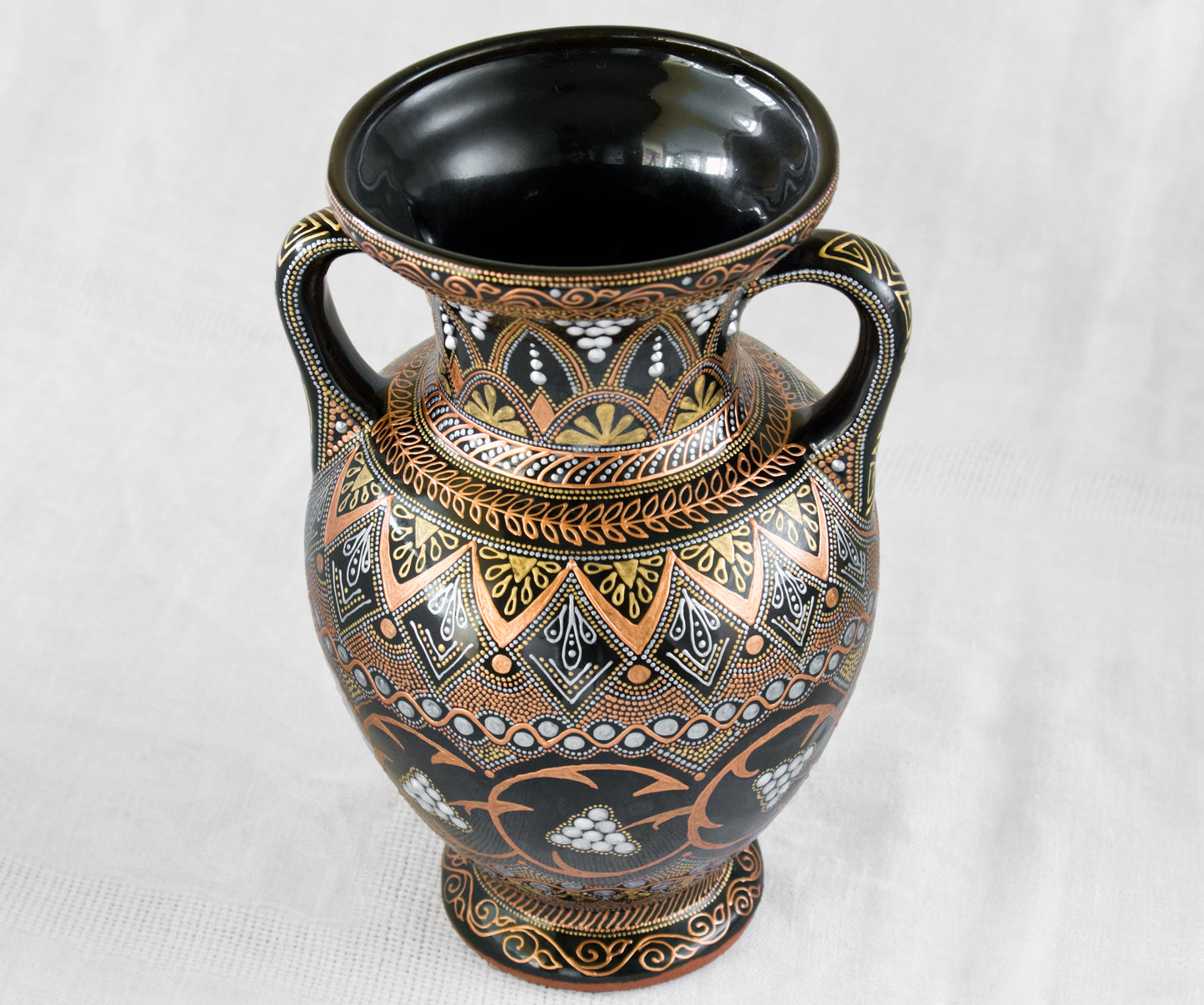 'Grapevine' - Amphora