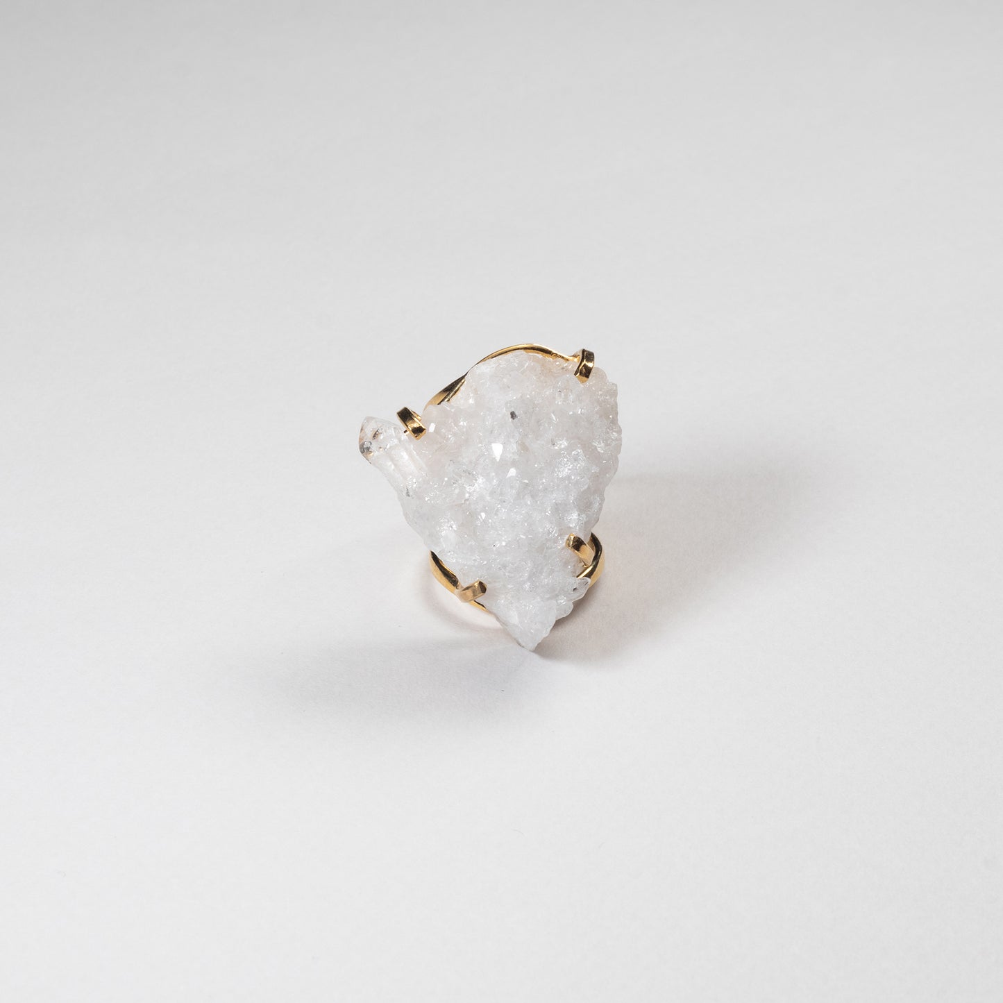 Bague oversize en cristal de roche en grappe