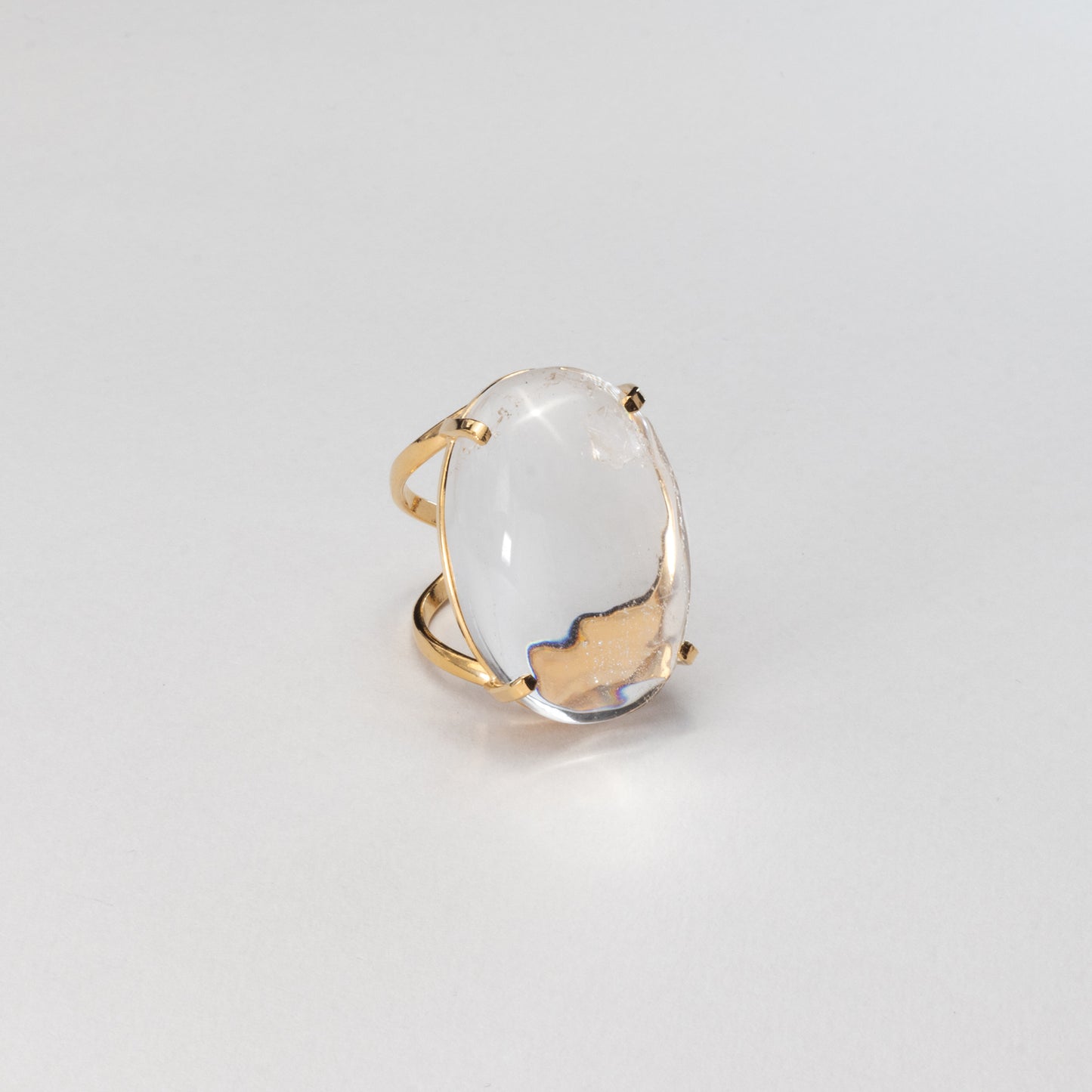 Bague en cristal de roche cabochon ovale