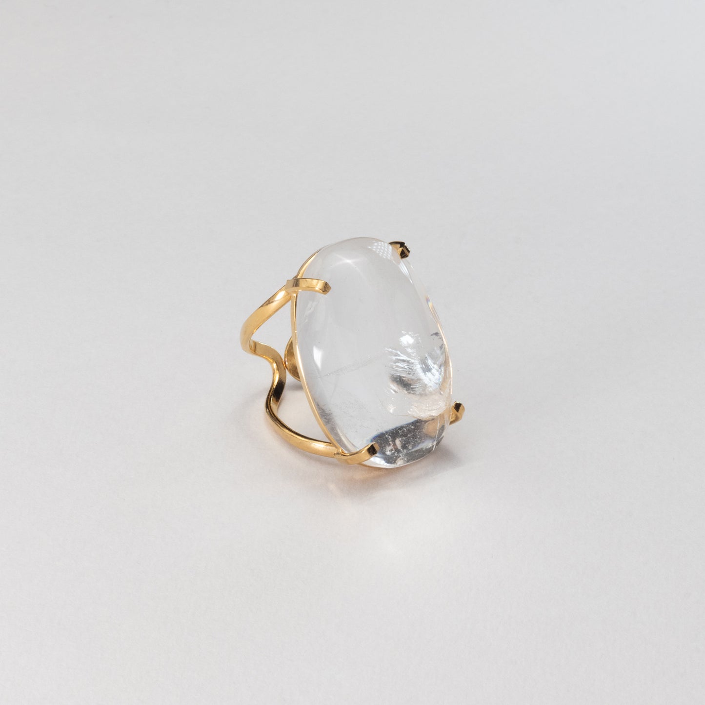Bague en cristal de roche cabochon ovale