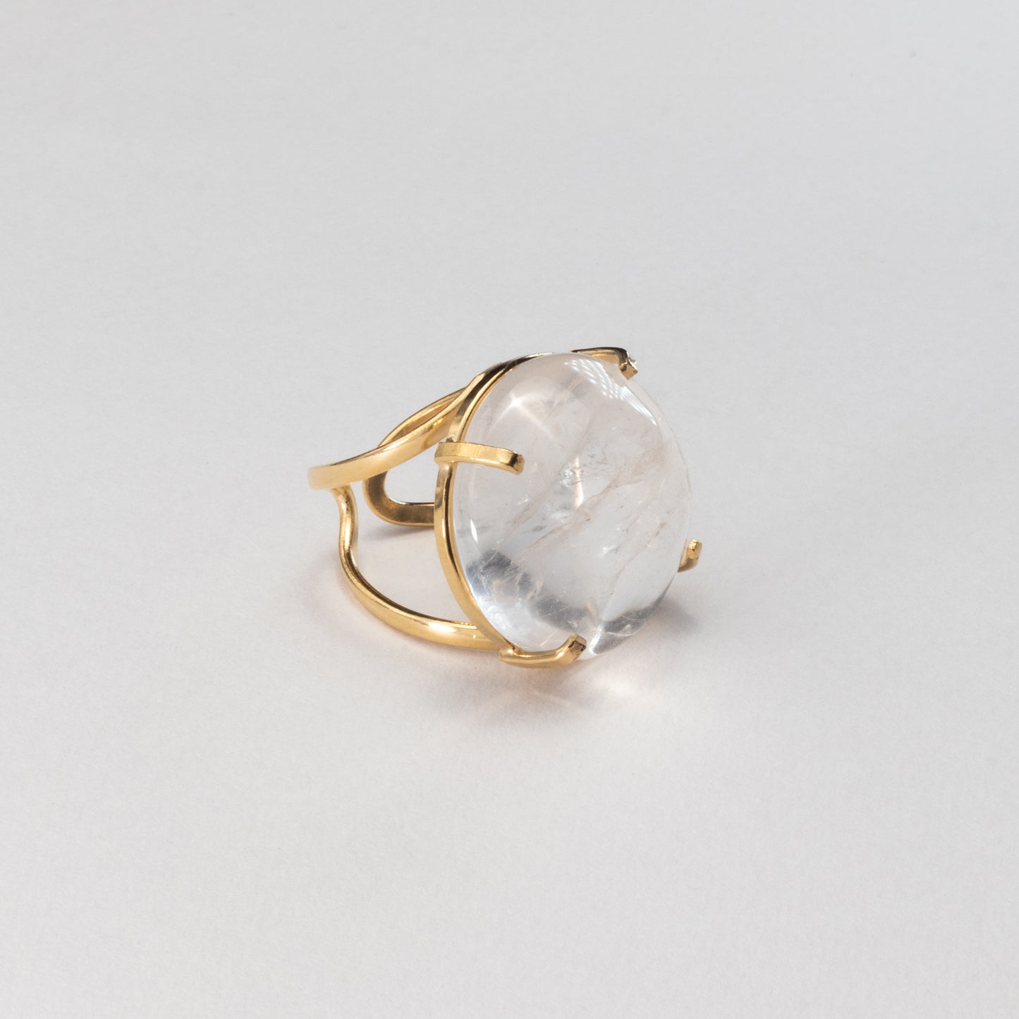 Bague en cristal de roche cabochon rond