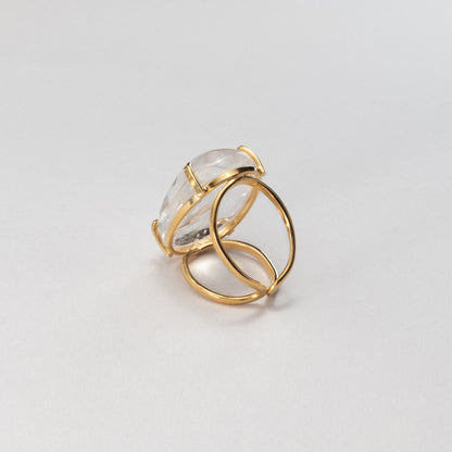 Bague en cristal de roche cabochon ovale