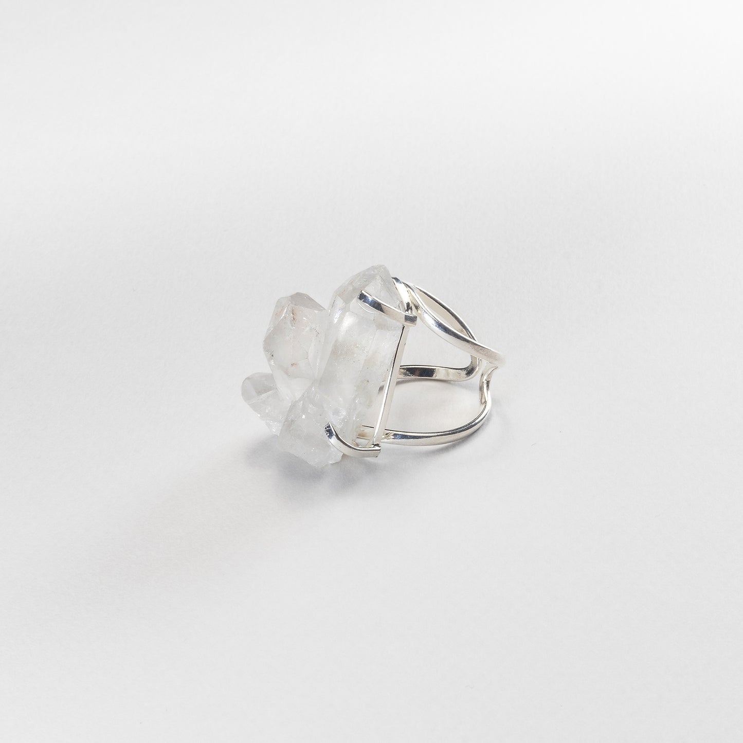 Bague oversize en cristal de roche en grappe