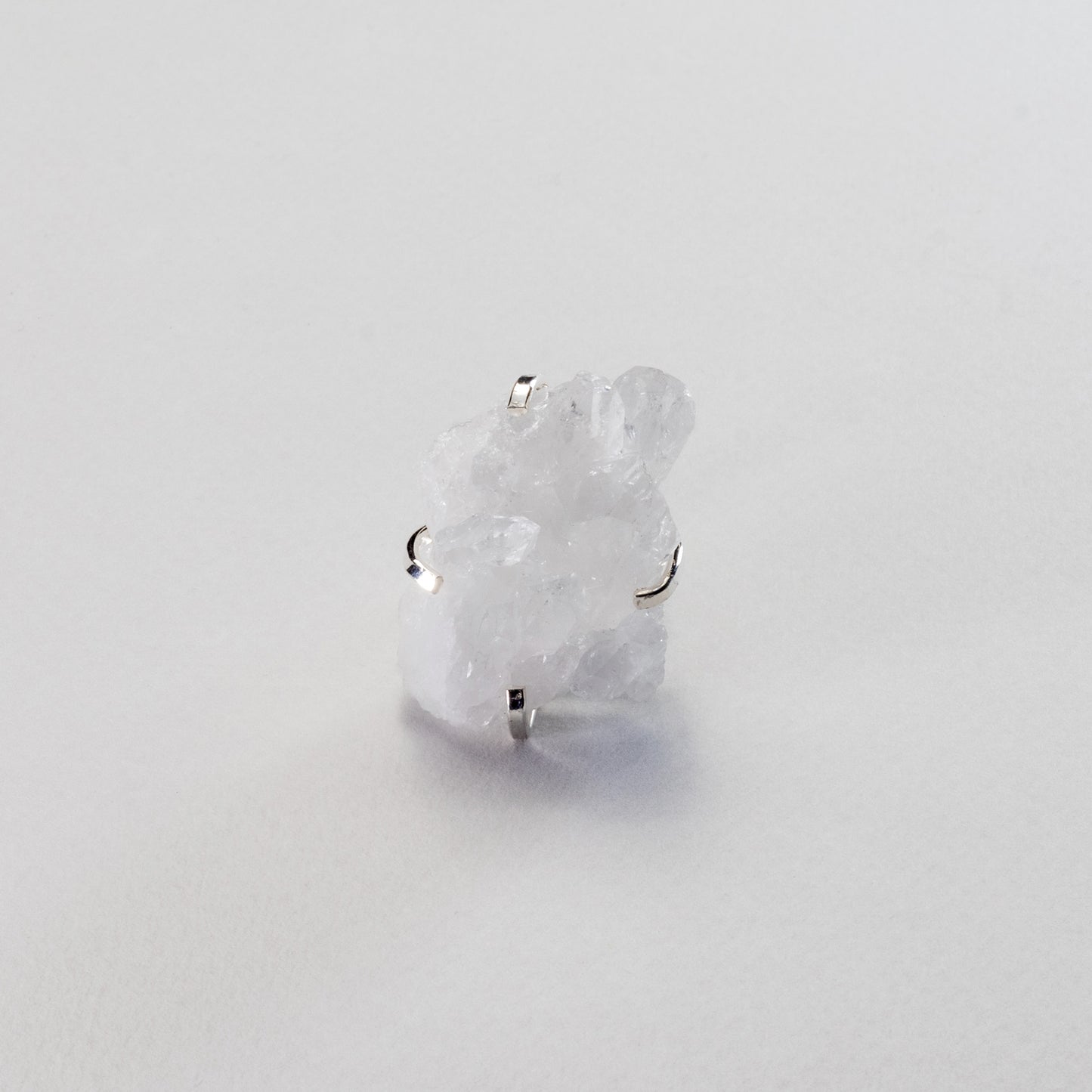 Bague oversize en cristal de roche en grappe