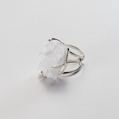 Bague oversize en cristal de roche en grappe
