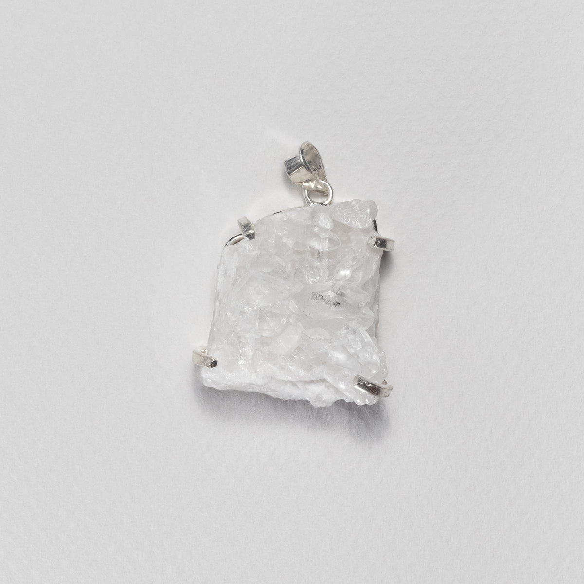 Pendentif en cristal de roche en grappe