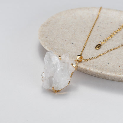 Pendentif en cristal de roche en grappe