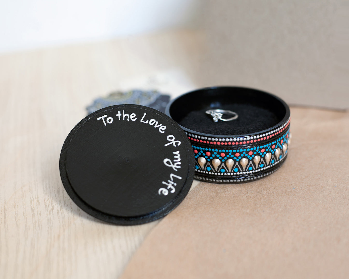 Round Box 'Coral Reef'