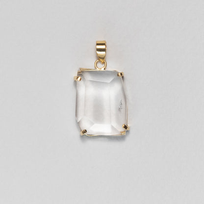 Pendentif en cristal facetté forme libre