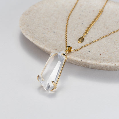 Pendentif en cristal facetté forme libre