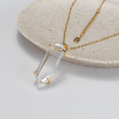 Pendentif en cristal facetté forme libre
