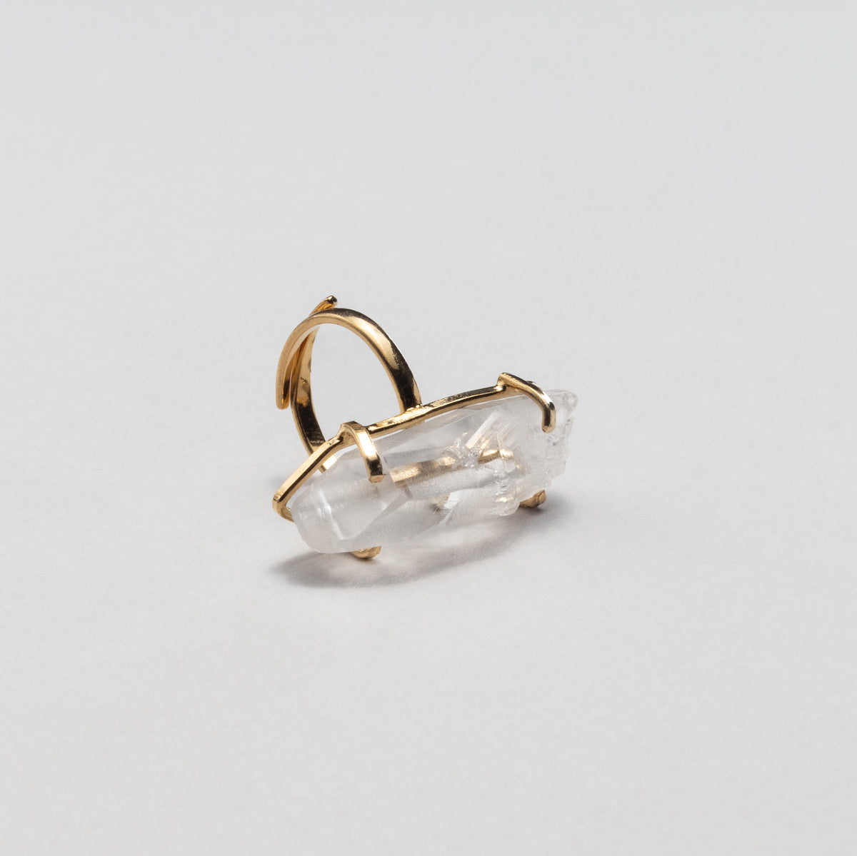 Bague avec pointe de quartz lémurien