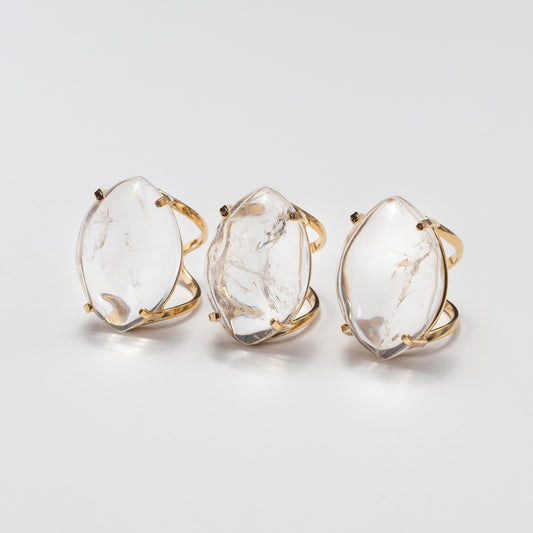 Bague en cristal de roche cabochon marquise