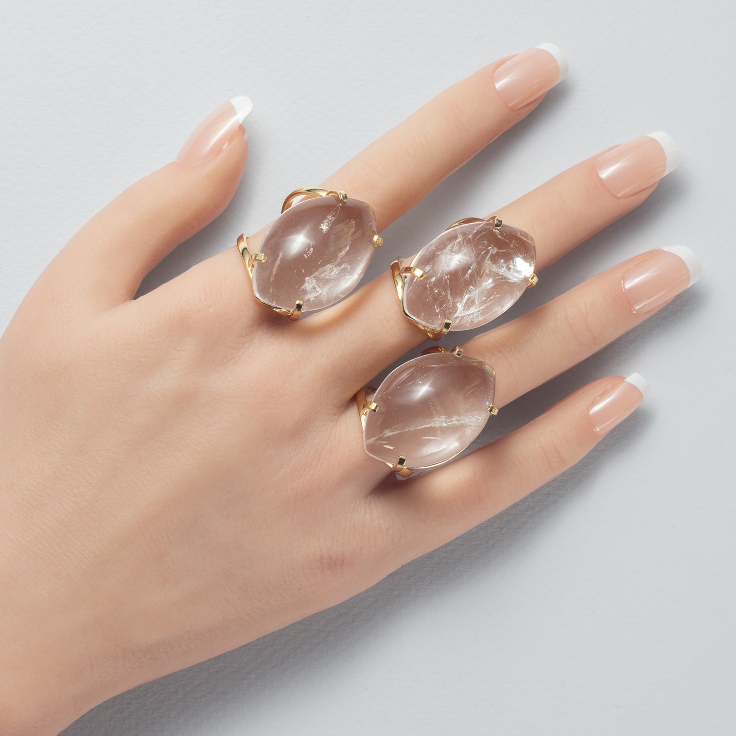 Bague en cristal de roche cabochon marquise