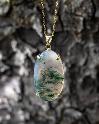 Moss agate oval cabochon pendant