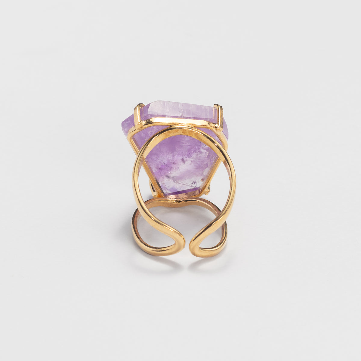 Bague en améthyste facettée forme libre