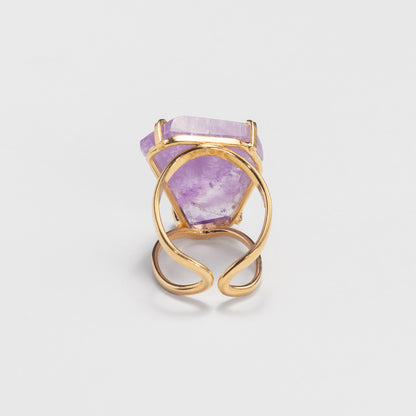 Bague en améthyste facettée forme libre