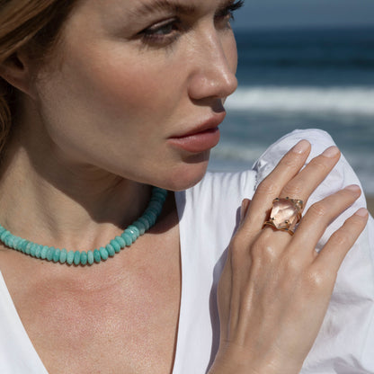 Bague en cristal de roche facetté forme libre