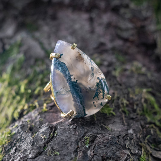 Moss agate teardrop cabochon ring
